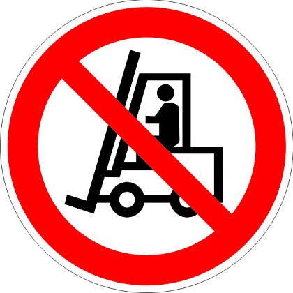 Знак P07 "Запрещается движение средств напольного транспорта" (Пластик 200х200)
